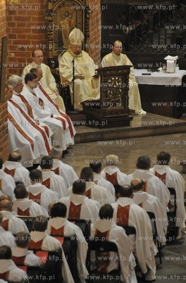 Msza krzyzma w katedrze pelplinskiej,pod przewodnictwem...