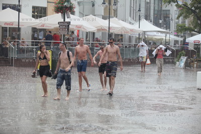 Po upalych dniach nad Sopotem przeszla gwaltowana ulewa...