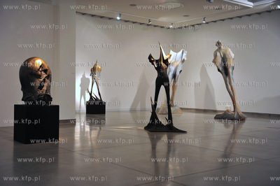 Panstwowa Galeria Sztuki - Sopot. Wystawa rzezby profesora...