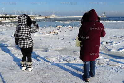 Sopot. Mrozna niedziela na plazy i molo w Sopocie....