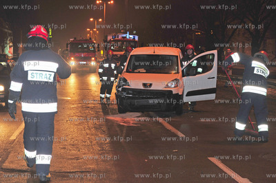 Gdansk. Ulica Grunwaldzka na wysokosci CH Top Shopping....