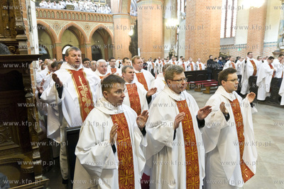 Msza Krzyzma w katedrze pelplinskiej sprawowana przez...