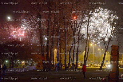 Gdynianie i ich goscie powitali Nowy Rok na Skwerze...