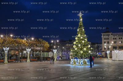 Sopot. Swiateczne iluminacje w Sopocie. 14.12.2020...