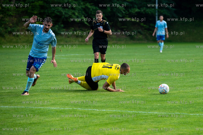 Mecz piłkarskiej Klasy A, w którym zmierzyły się...