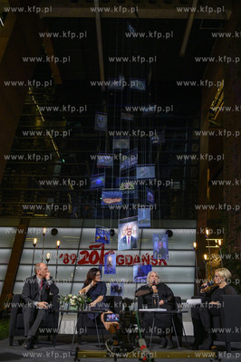 Gdańsk. ECS. Premiera książki  Katarzyny Żelazek...