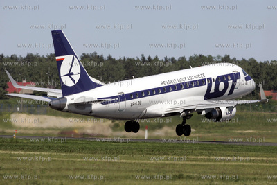 Lotnisko im. Lecha Walesy w Gdansku Rebiechowie. Samolot...