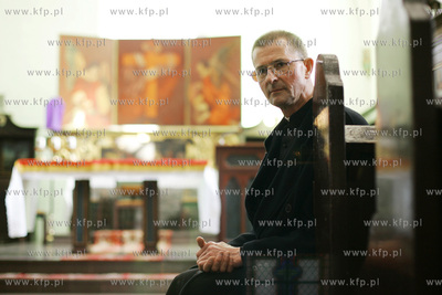 Kosciol pw. Podwyzszenia Krzyza Swietego w Pruszczu...