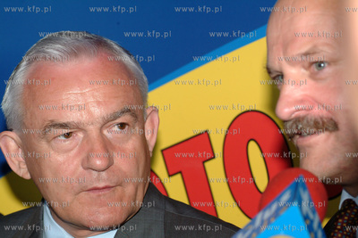 Wizyta premiera Leszka Millera w firmie Grupa Lotos...