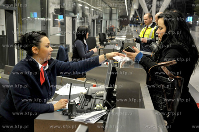 Pierwszy dzien funkcjonowania nowego terminalu T2 gdańskiego...