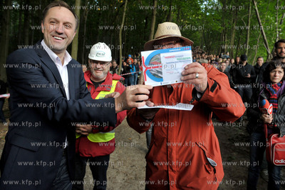 Wyburzanie Mostku Weisera Dawidka na gdanskiej Strzyzy....