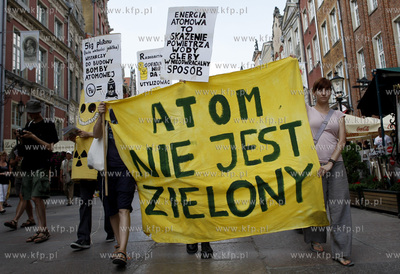 Gdansk.Demonstracja przeciwnikow budowy elektrowni...