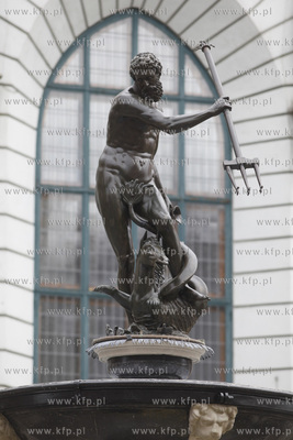 Gdansk. Dlugi Targ. Powrot posągu rzymskiego boga...