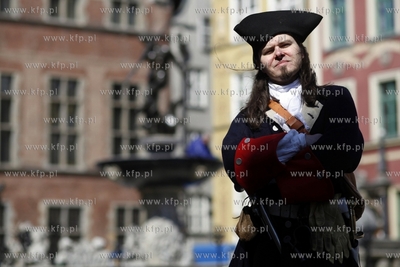 Gdansk, Konkurs na gdanskiego pirata. Przed miejska...