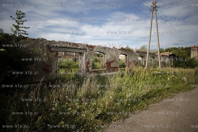 Zespół dworsko-pałacowy z folwarkiem w Rusocinie....