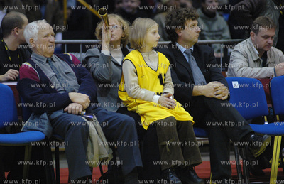 Prezydent Sopotu Jacek Karnowski z rodzina na meczu...