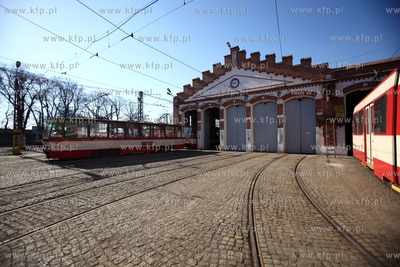Zajezdnia tramwajowa w Gdańsku Nowym Porcie.
17.03.2015
fot....