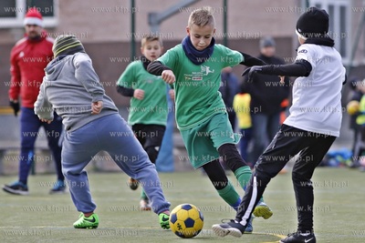 Gdansk Zaspa. Pilkarski turniej dzikich druzyn Do przerwy...