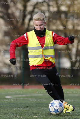 Gdansk Zaspa. Pilkarski turniej dzikich druzyn Do przerwy...