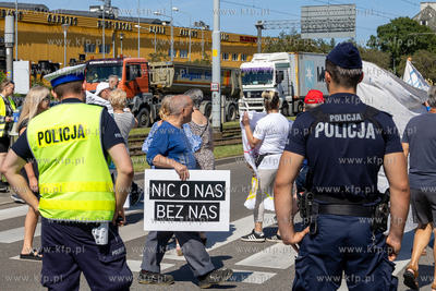 Gdańsk Letnica. Protest mieszkańców przyportowych...