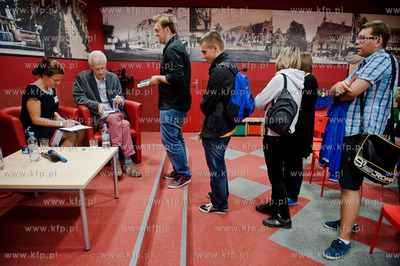 Gdansk. Biblioteka Manhattan w CH Manhattan. Spotkanie...