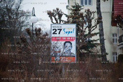 Nieprzyjemna, niezachecajaca do spacerow, zimowa pogoda...