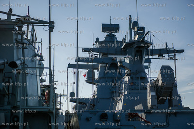 Gdynia. Nabrzeże Francuskie. Wizyta robocza fregaty...