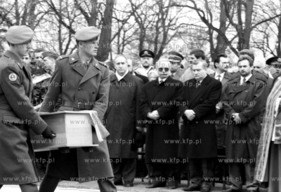 Uroczystosci pogrzebowe z udzialem Lecha Walesy i Mieczyslawa...