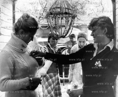 Nowy sklep Cepelii na ul. Swietojanskiej w Gdyni. 09.1979
3wrzesien79_z.kosycarz_p24
Fot....