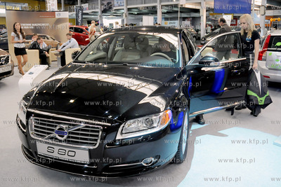 Trojmiejskie Targi Motoryzacyjne w hali wystawienniczej...