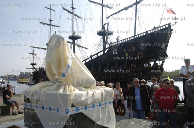 Ustka
Na molo wschodnim w Ustce odslonieto pomnik...