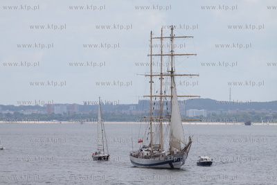 Obchody Dni Morza 2013. Nz. zaglowiec Pogoria  30.06.2013...