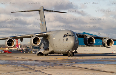 Na gdanskim lotnisku wyladowal Boeing C 17 Globemaster...