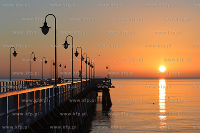 Wschod slonca na plazy w Gdyni Orlowie 18.02.2014 Fot....