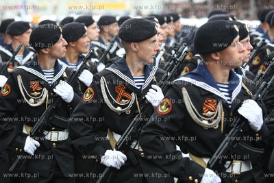 Kaliningrad , Rosja 09.05.2014 Parada na Placu Zwyciestwa...