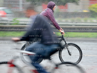 Oberwanie chmury nad Gdynia. Ogromna ulewa przeszla...