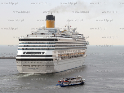 Przy Nabrzezu Francuskim w gdynskim porcie cumowal...