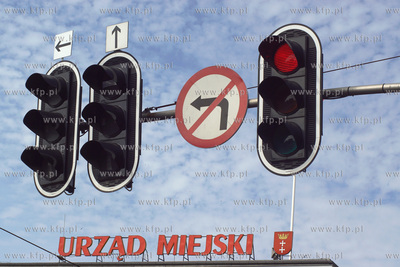Gdańsk. Sygnalizacja świetlna na skrzyżowaniu ul....