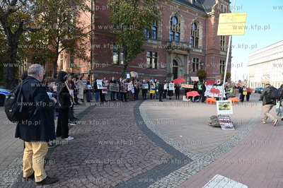 Siedziba Rady Miasta Gdańska. Protest aktywistów...