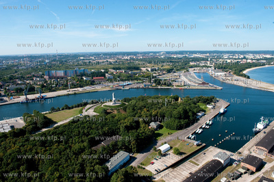 Westerplatte, oraz wejscie do Portu Gdansk, widziane...