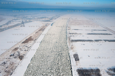 Kra na Wisle w okolicy ujscia. Odcinek miedzy mostem...