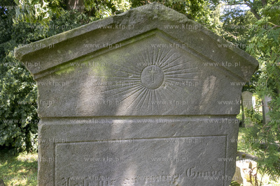 Największy w Polsce, wpisany w 1988 roku do rejestru...