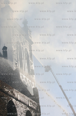 Pozar zabytkowego kosciola sw Katarzyny w Gdansku.
Nz....