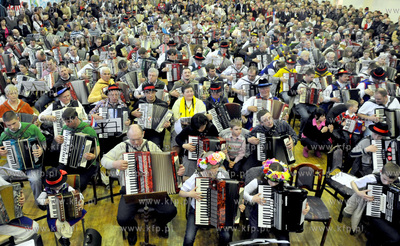 Kartuzy. Dzien Jednosci Kaszubow. Podczas uroczystosci...