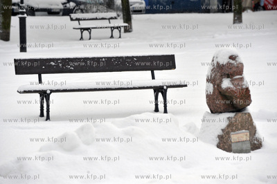 Zima na ulicach Gdanska. Plac Kobzdeja wzdluz ul. Podwale...