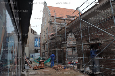 Przebudowa Teatru Wybrzeze w Gdansku. Prace budowlano...