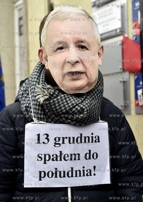 Pikieta opozycji przed biurami posłów PiS na Targu...