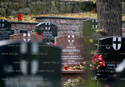 Gdansk. Cmentarz Garnizonowy. Symboliczne groby Danuty...