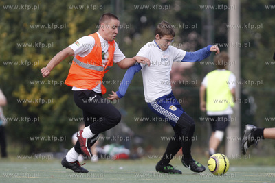 Gdansk Zaspa. Pilkarski turniej dzikich druzyn Do przerwy...