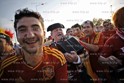 Gdansk Arena. Kibice wchodza na mecz Mistrzostw Europy...